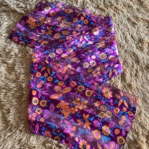 Vtg silky floral scarf